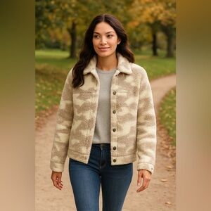 NWT Hem & Thread Cream Camo Sherpa Jacket